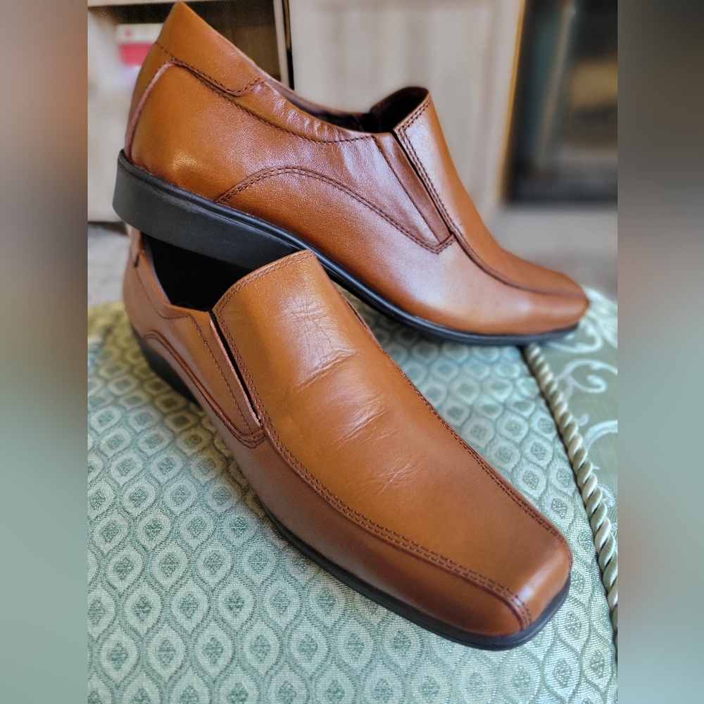 New men's Leather dress shoes. Size 40